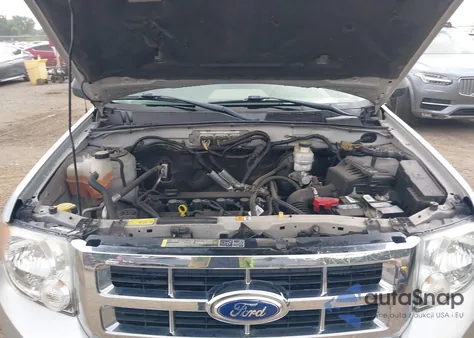 2011 Ford Escape Xlt z USA, uszkodzony, nr VIN 1FMCU9D77BKC53204